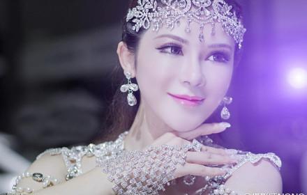 2013第六届郑州国际汽车展览会下月星车闪耀