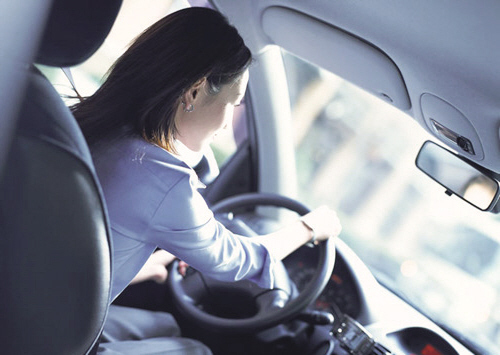 正确的判断方法-驾驶技巧-用车养车-大理<em>汽车</em>配