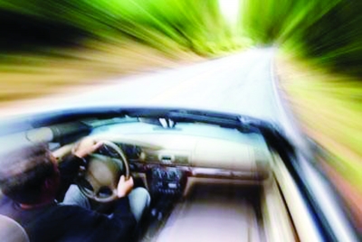 开车超速百分多少保险拒赔 开车超速身亡保险赔吗